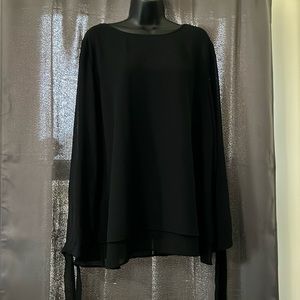 Black Anne Klein top